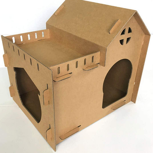 Chuồng chó bằng thùng carton tự làm tại nhà, có cửa ra vào và cửa sổ tiện lợi.